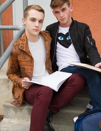 gay youngster hunter Graham und Drew Baker sind hämmerte auf die sofa Teil 291