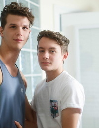 Gay youngster leo frost and johnny palms set manhandled - part 420