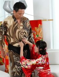 Великолепный чувак Такуо демонстрирует Его Жесткий на в это японский красотка Марика Хасэ
